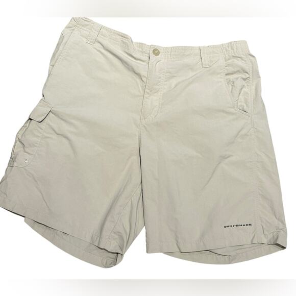 Columbia PFG Women’s Size 8 Khaki Omni Shade Cargo Shorts 8” Inseam - Picture 1 of 7